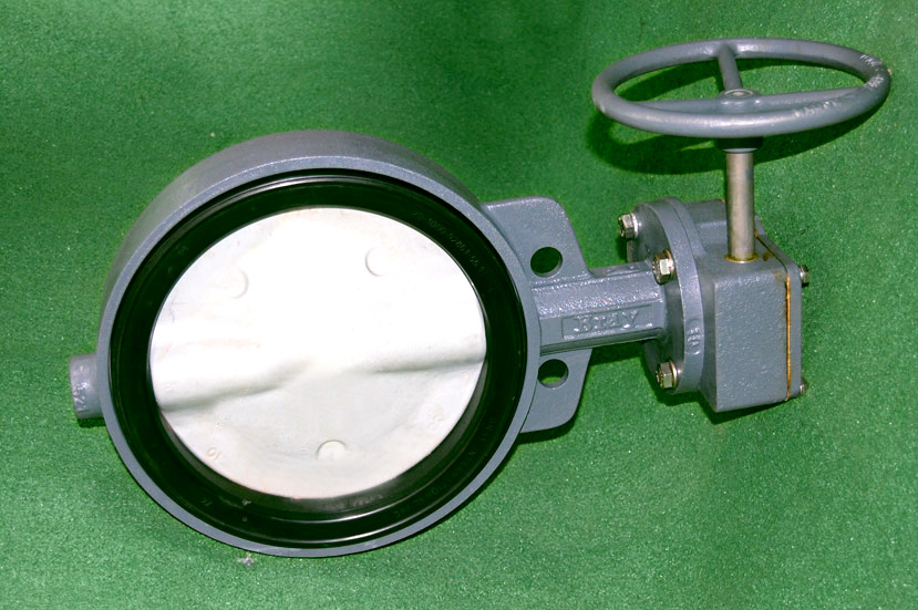 VALVULA CON REVESTIMIENTO ANTICORROSIVO